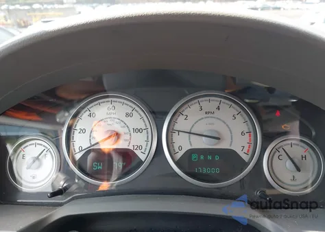 2010 Chrysler Town & Country Touring from USA, damaged, VIN 2A4RR5D13AR373273